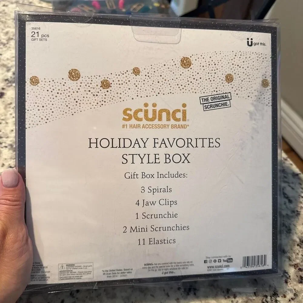 Scunci Holiday Favorites Hair Accessories Gift Set 21 Piece Scrunchies Clips Ela